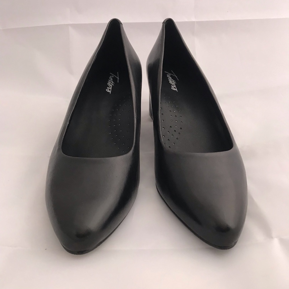 Trotters Kari Pump Sz 8.5M